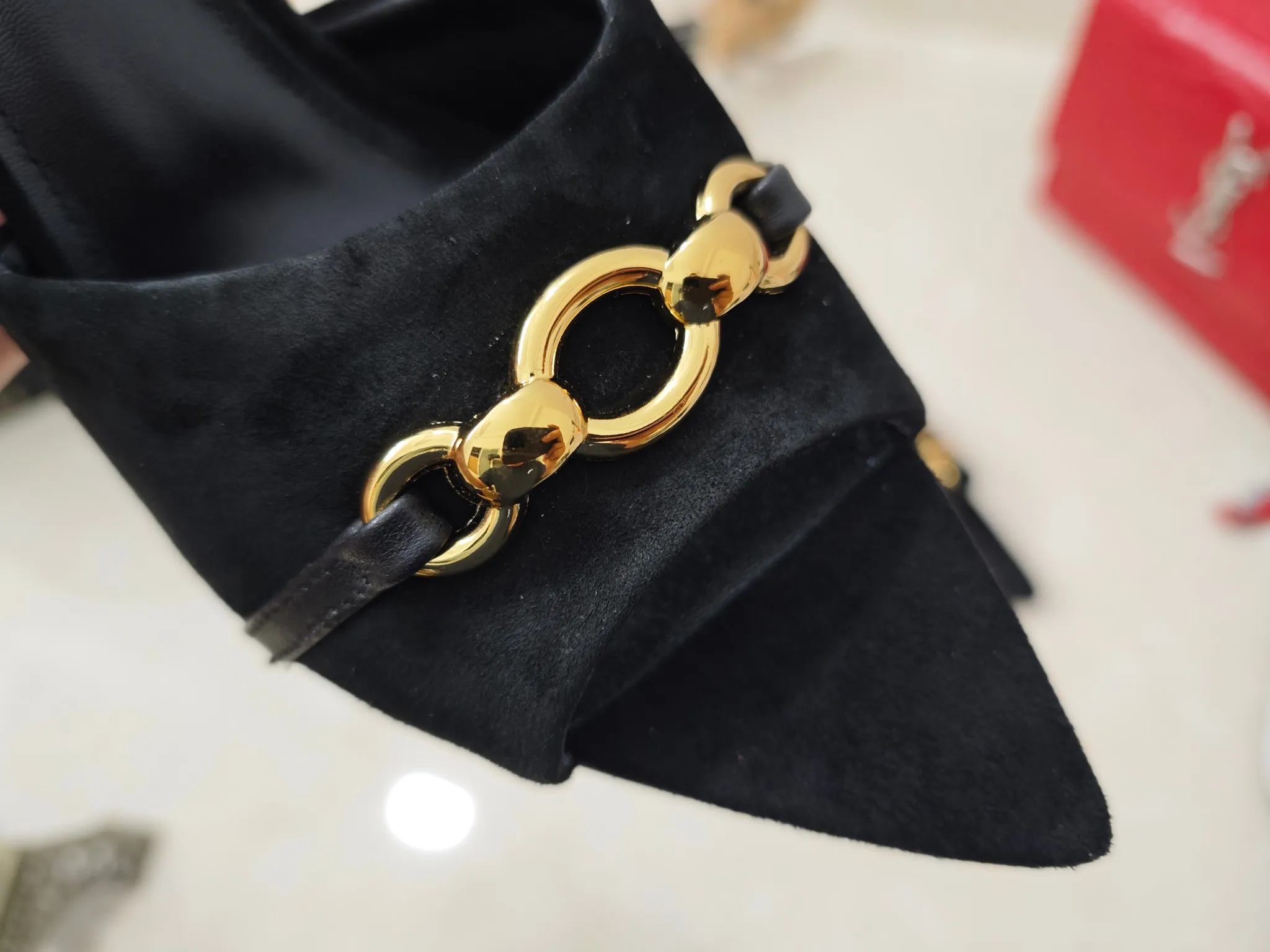 👟👟Ex-factory price 520👟👟【Saint Laurent】Yves Saint Laurent, stiletto heel YSL sandals💃2025 early spring counter synchronizes the latest styles, YSL, decoration👠 Classic and high-quality glamorous masterpieces, the hottest spring and summer series in the counter, with temperament, fashion, classic and attractive design style 😌The effect on the feet is particularly beautiful〰️, the materials are imported from Italy 🇮🇹Black sheep, lining, and foot pads; sheepskin, mid-heeled sandals, size 35-41 (34.41.42 must be customized, non-refundable) outsole; imported genuine leather outsole, with full counter packaging